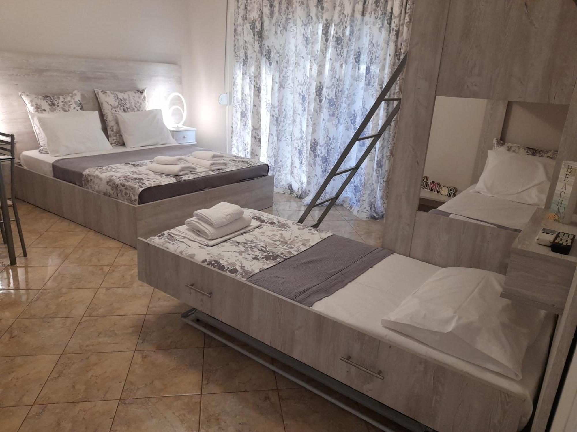 Studio Garden Apartment Nea Kallikrateia Room photo
